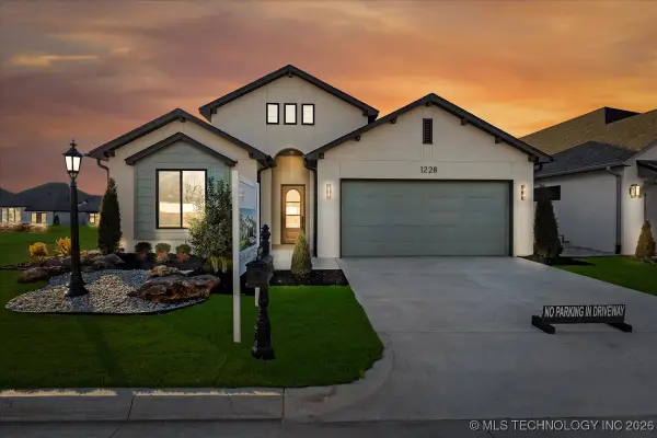 1228 N 72nd Street, Broken Arrow, OK 74014