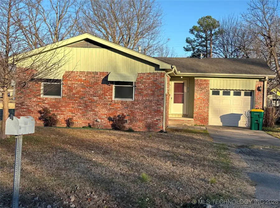 915 S Oklahoma Street, Sapulpa, OK 74066 - Image #2