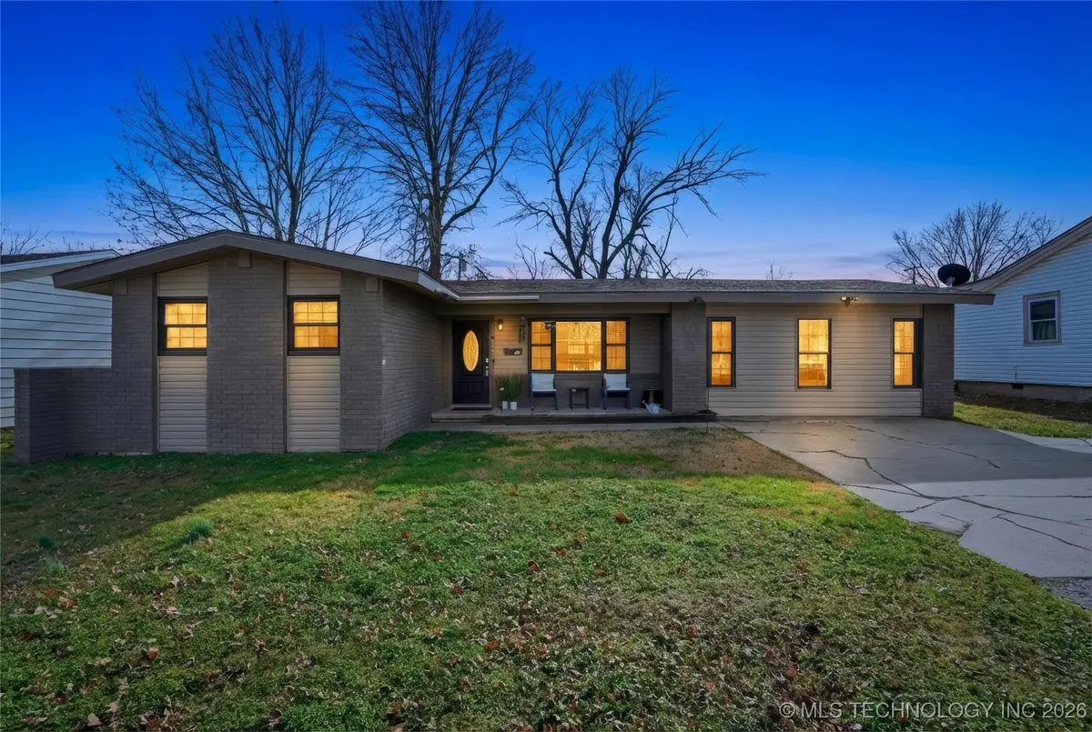 322 E Maple Street, Skiatook, OK 74070 - Image #1