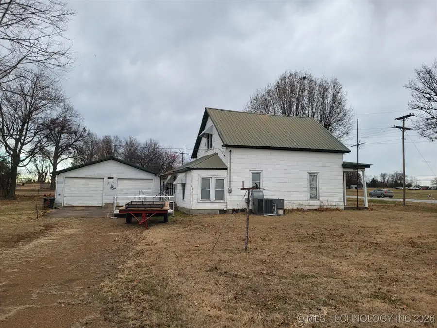 215 N Saint Louis, Welch, OK 74369 - Image #2