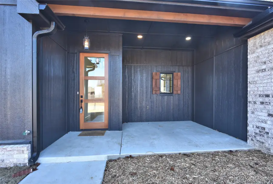 25245 S Creekbank Trail, Claremore, OK 74019 - Image #2