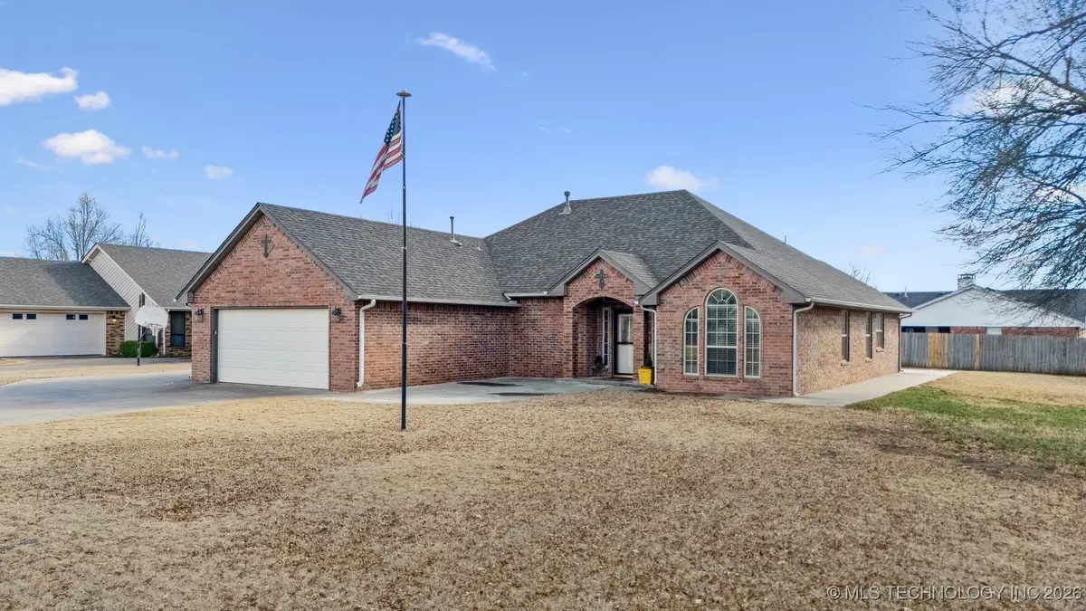 911 E 14th Street, Cushing, OK 74023 - Image #1