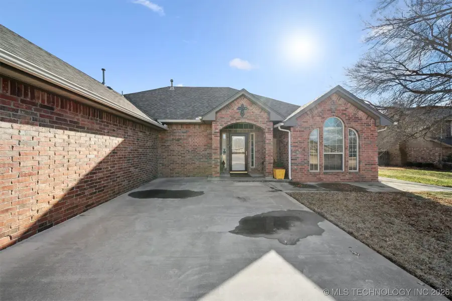 911 E 14th Street, Cushing, OK 74023 - Image #3