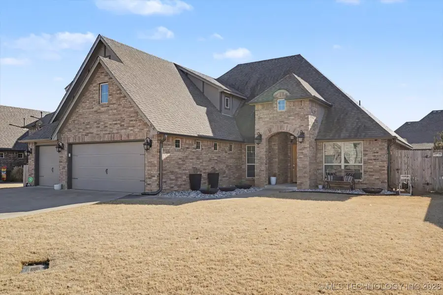 7608 E 82nd Place N, Owasso, OK 74055 - Image #2