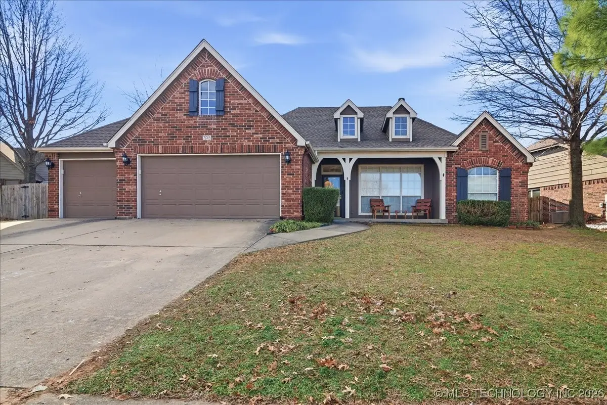 705 E Wichita Street, Broken Arrow, OK 74012 - Image #1