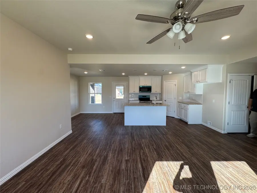 508 Honeysuckle Lane, Madill, OK 73446 - Image #2