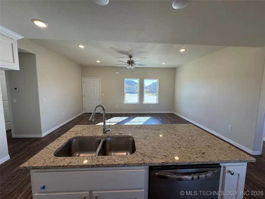 508 Honeysuckle Lane, Madill, OK 73446 - Image #3