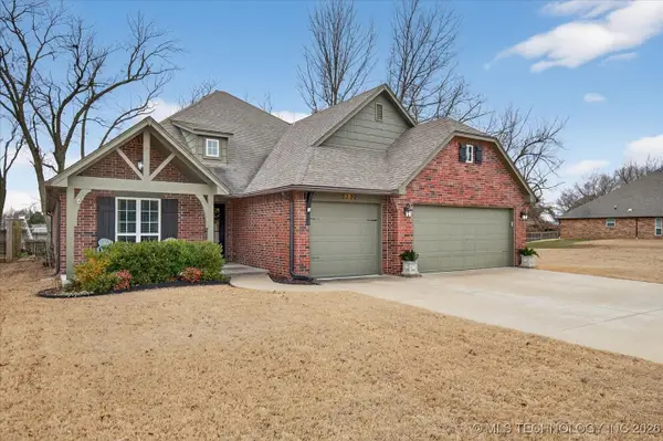3227 Boardwalk Court, Bartlesville, OK 74006