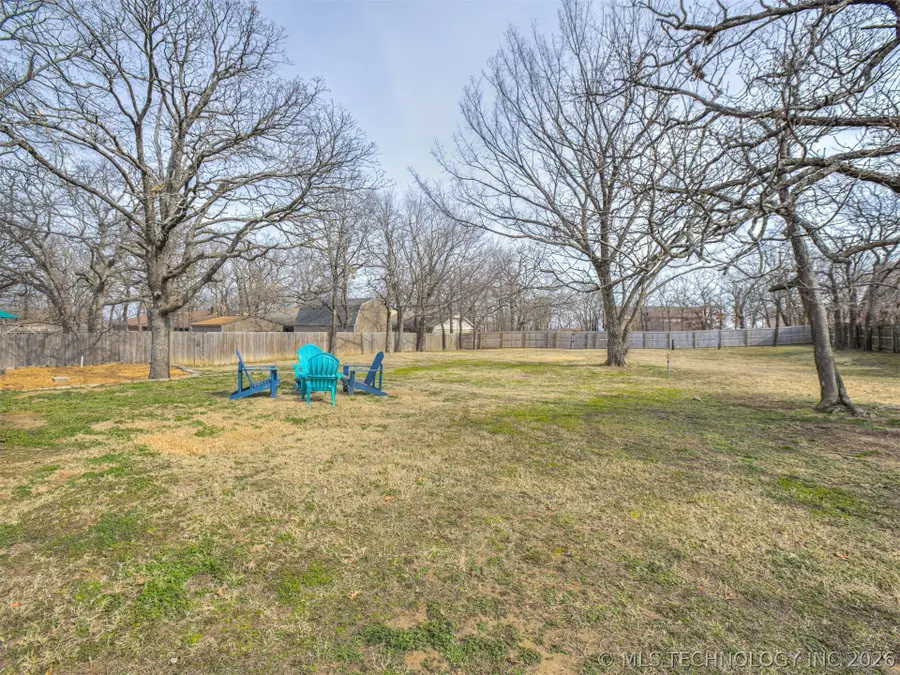 2512 Centre Road, Bartlesville, OK 74003 - #2