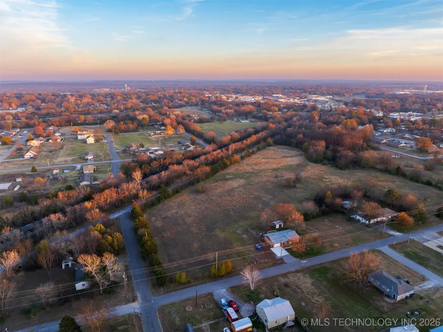 1 N Pierce Avenue, Wagoner, OK 74467 - Image #2