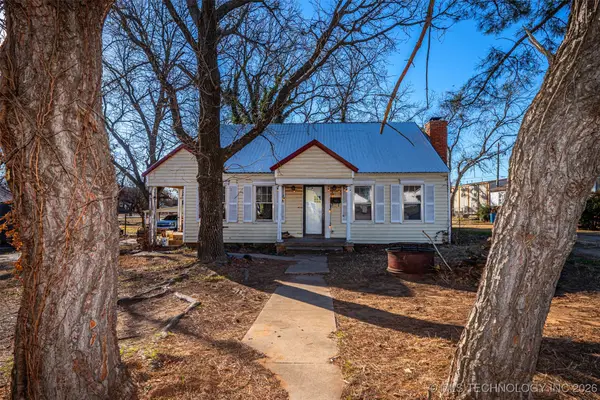 425 E Park Avenue, Waurika, OK 73573