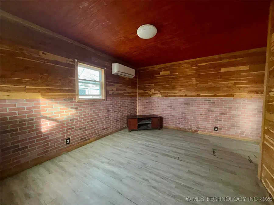 514 W 3rd Street, South Coffeyville, OK 74072 - Image #3