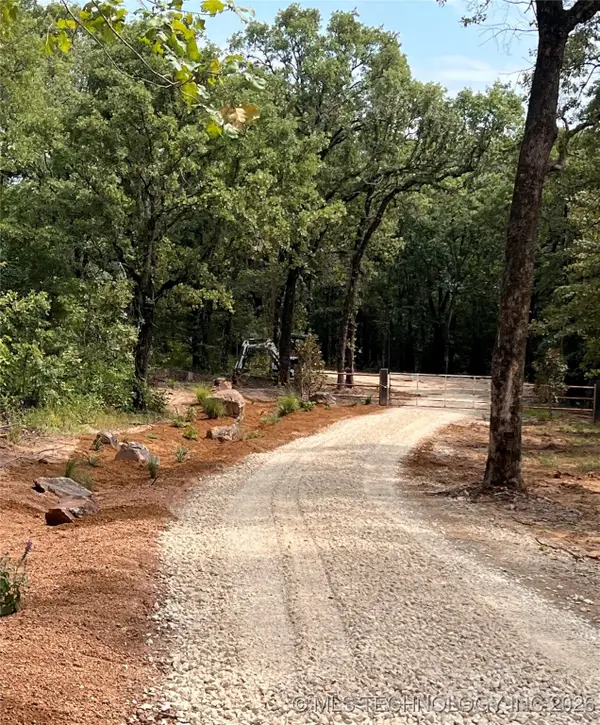 5876 Oaks Cove Lane, Kingston, OK 73439