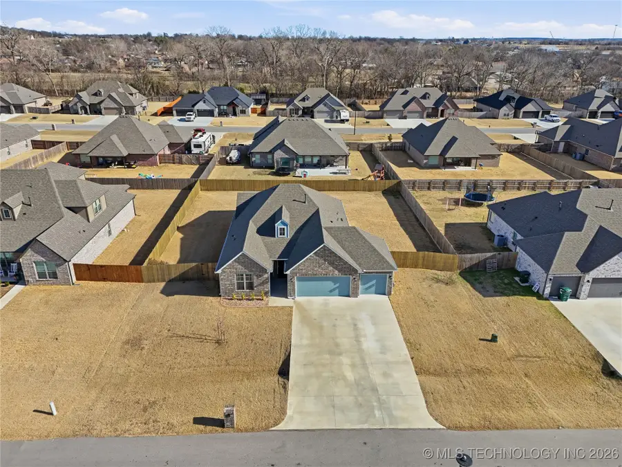 189 N Castle Street, Skiatook, OK 74070 - Image #2
