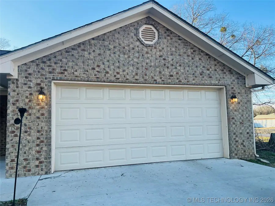 273 Main, Lone Grove, OK 73443 - Image #3