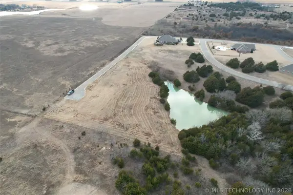 E Country Club Drive, Cushing, OK 74023