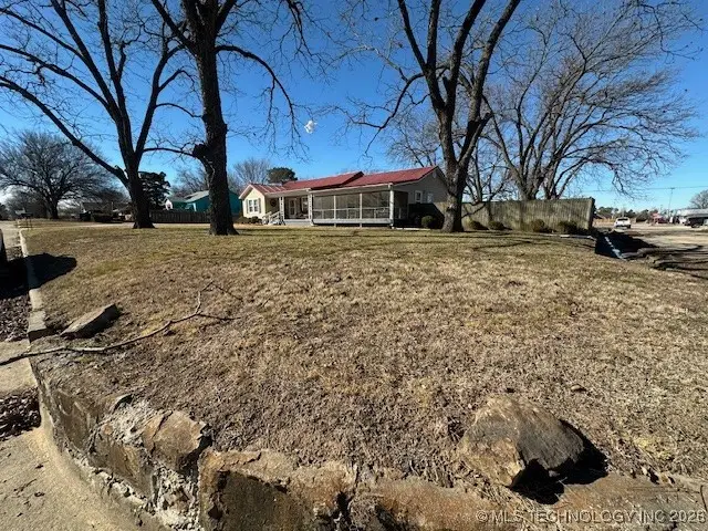 924 N Burns, Holdenville, OK 74848 - Image #2