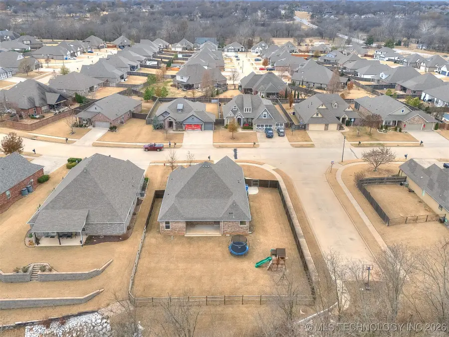 8013 S 15th Street, Broken Arrow, OK 74011 - Image #2