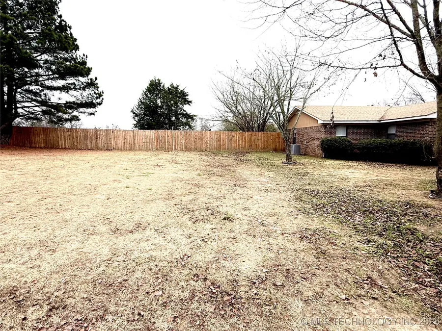 1418 N Lambert Street, Hugo, OK 74743 - Image #3