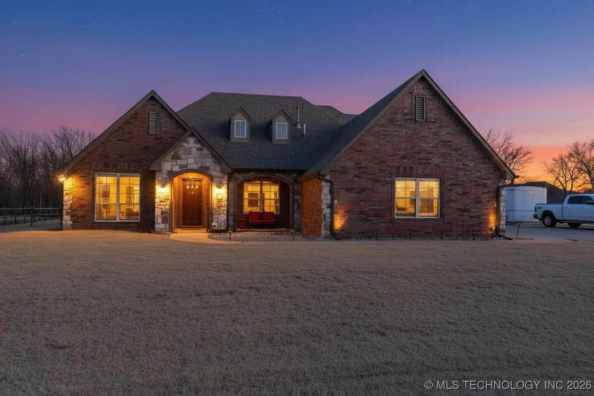 8221 N 154th East Avenue, Owasso, OK 74055 - Image #1