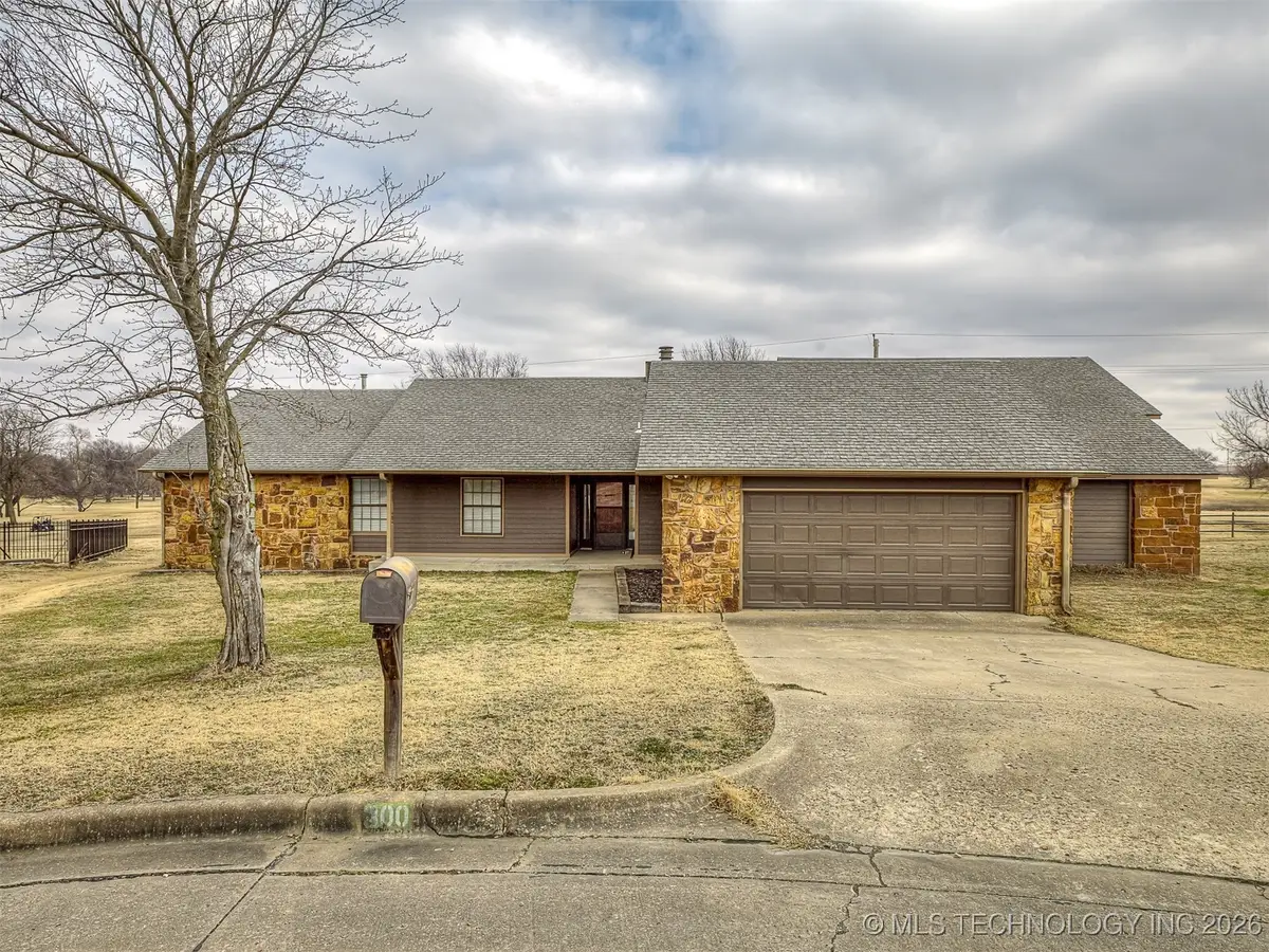 300 Ridgecrest Court, Bartlesville, OK 74006 - #1