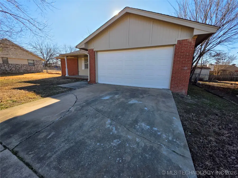 345 W Waco Place, Broken Arrow, OK 74011 - Image #2