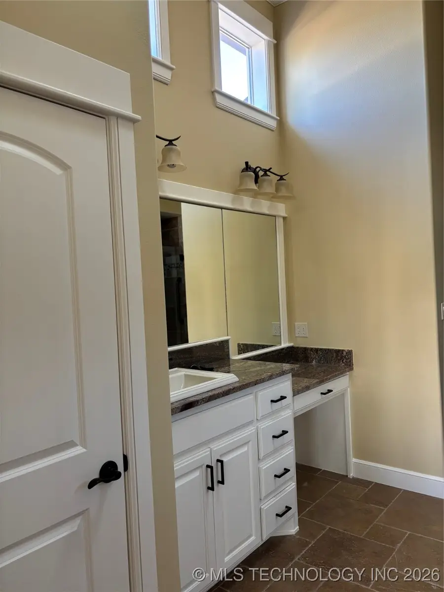 8402 S Nogales Street W, Tulsa, OK 74132 - Image #2