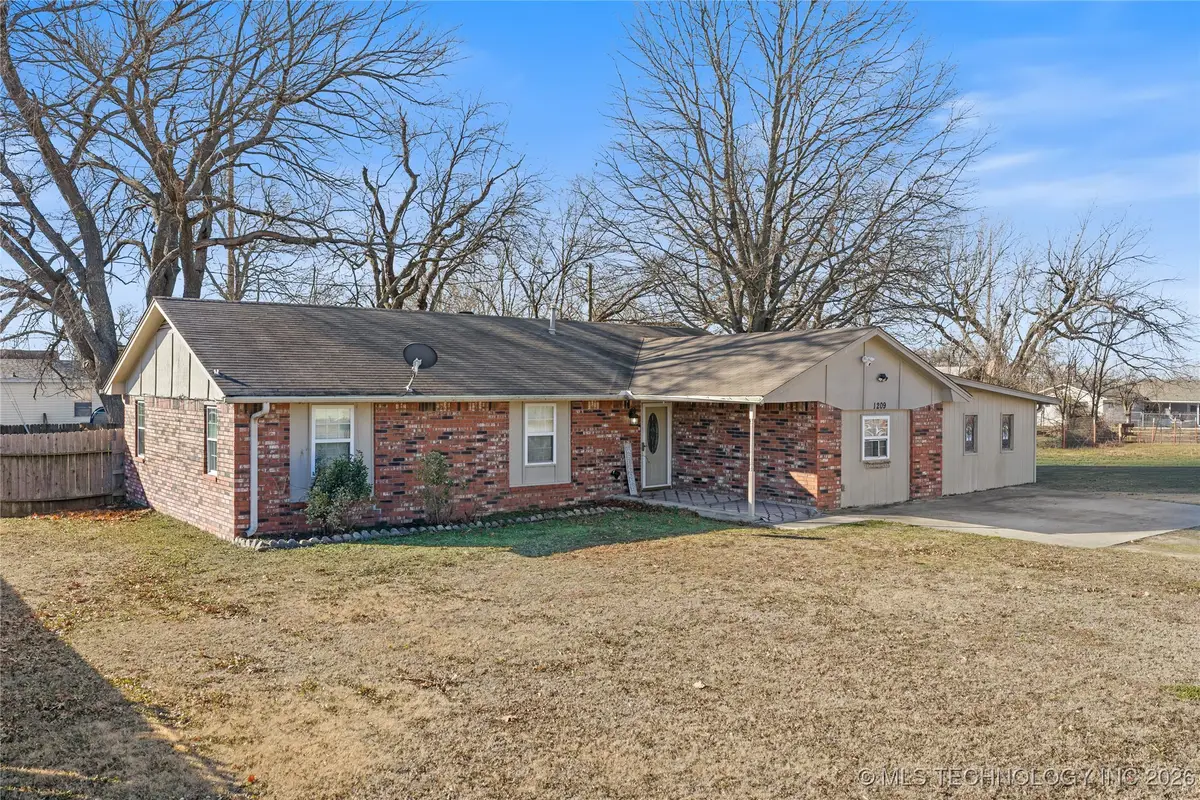 1209 W Chickasha, Sulphur, OK 73086 - Image #1
