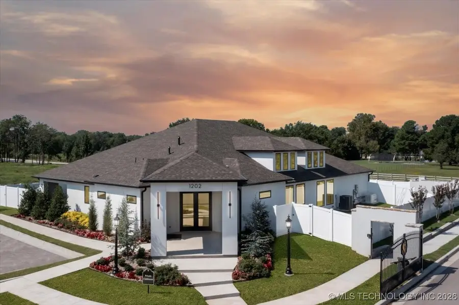 7212 E Norman Street, Broken Arrow, OK 74014 - Image #2