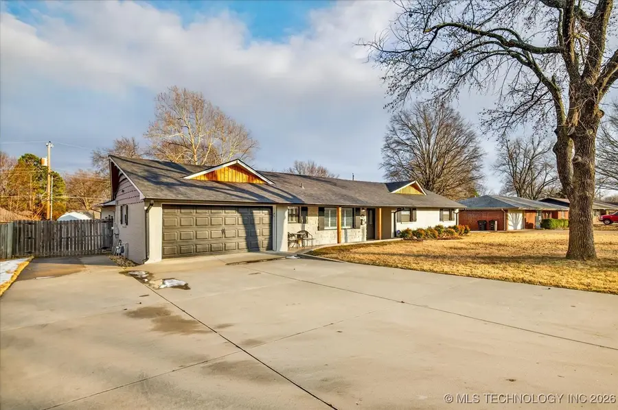 1516 Harris Drive, Bartlesville, OK 74006 - #2