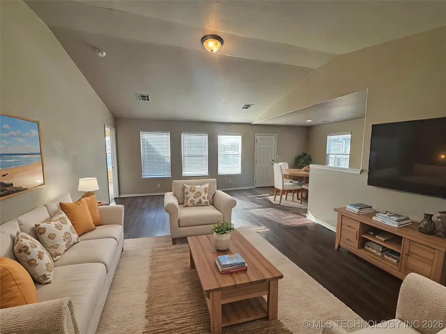 2125 E Concord Street, Broken Arrow, OK 74012 - Image #2