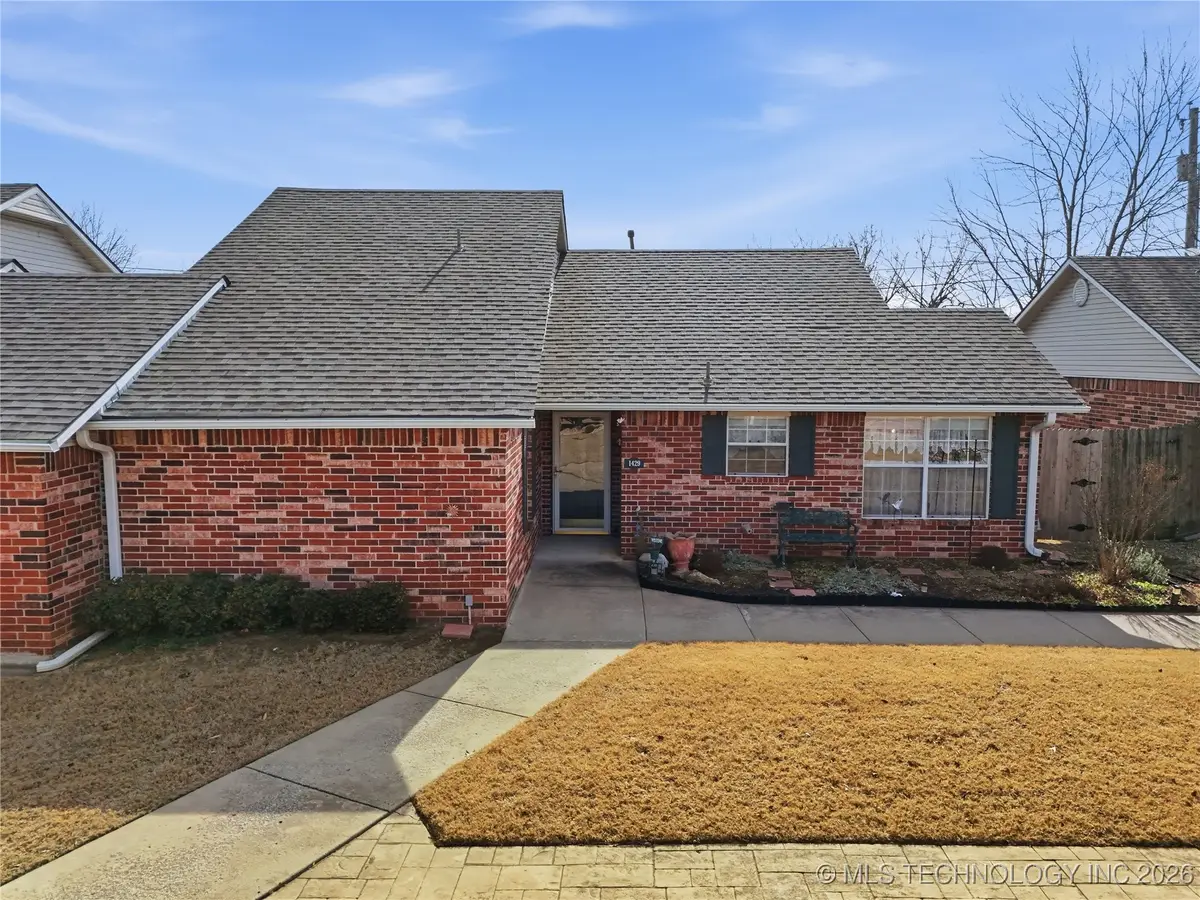 1429 W Evergreen Lane, Claremore, OK 74017 - Image #1