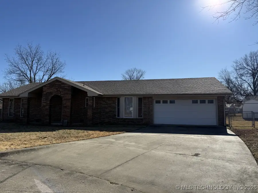 908 Colonial Court, Pryor, OK 74361 - Image #2