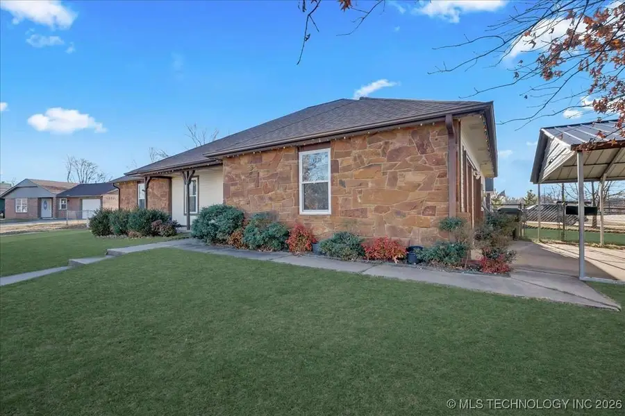 2010 S Missouri Avenue, Claremore, OK 74019 - Image #2