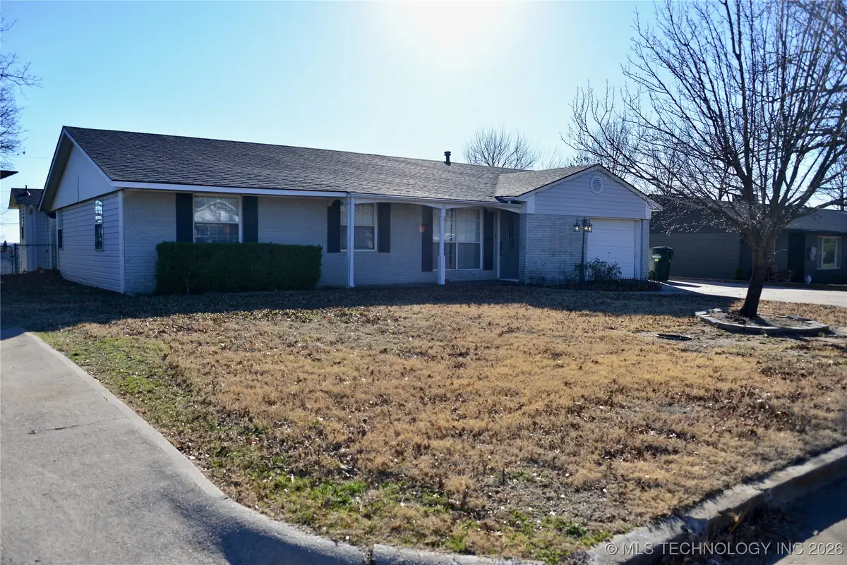 1215 Wade Wells Drive, Henryetta, OK 74437 - Image #1