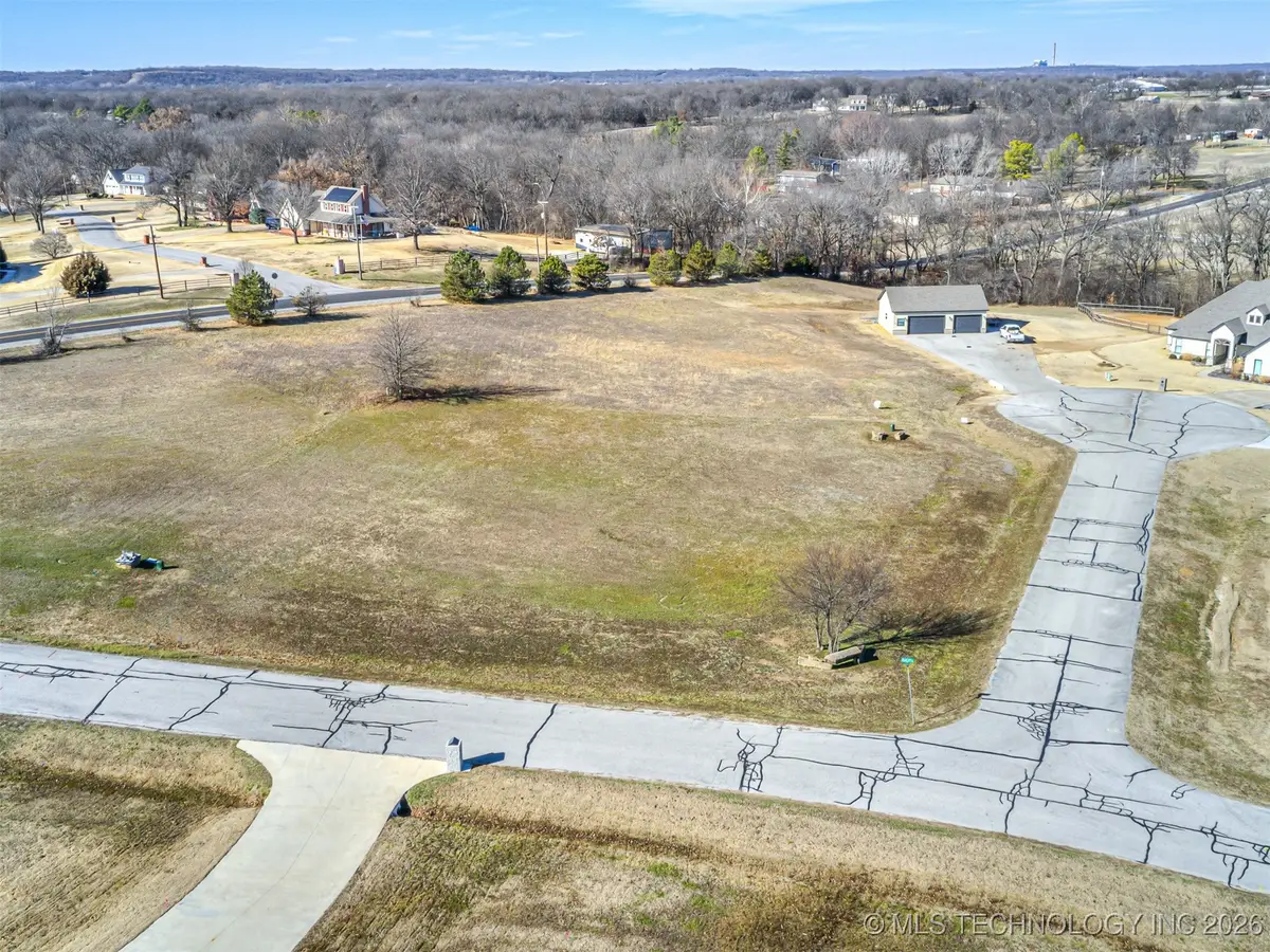 10037 Ratliff Drive, Claremore, OK 74017 - Image #1