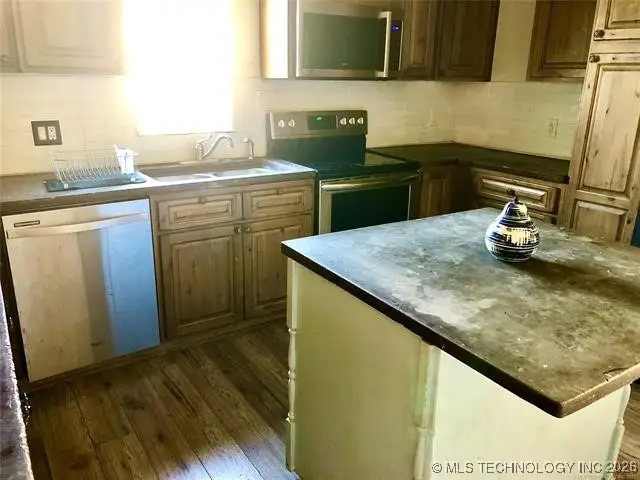 1301 E Ash Street, Cushing, OK 74023 - #2