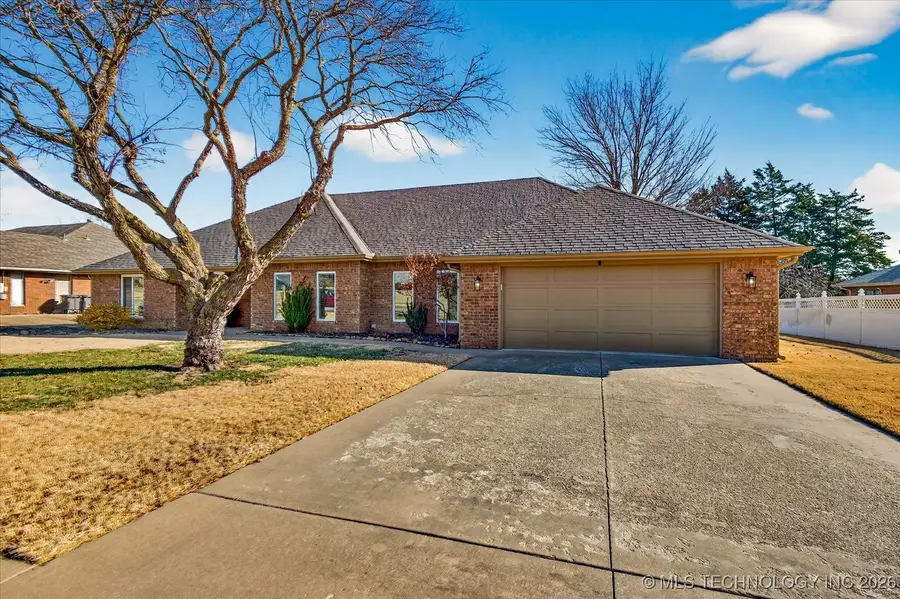 2924 Claremont Drive, Bartlesville, OK 74006 - Image #2