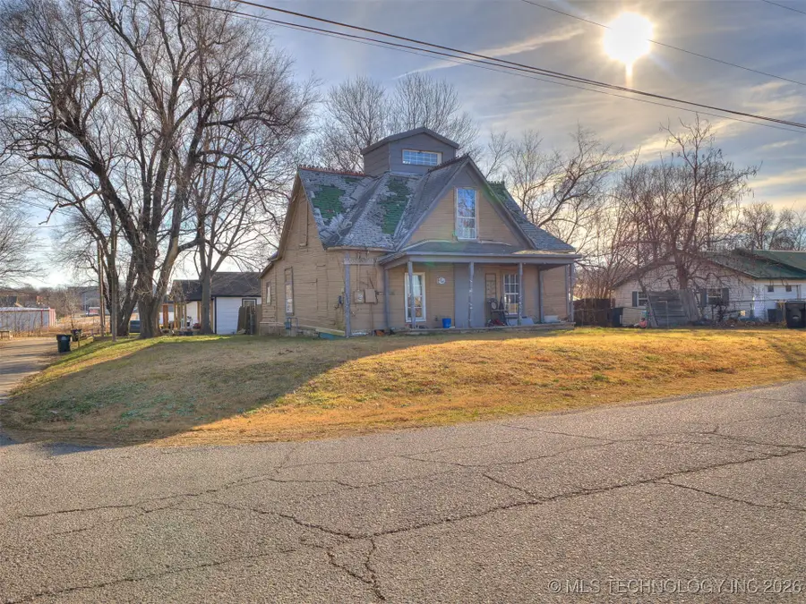 225 N Delaware Avenue, Coweta, OK 74429 - Image #3