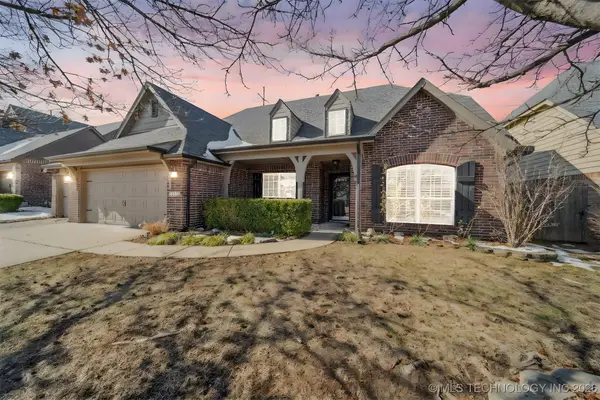 11710 S Willow Place, Jenks, OK 74037