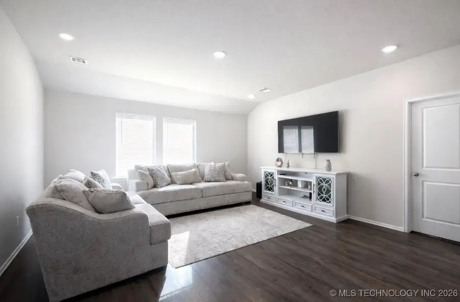 1825 E Vandalia Street, Broken Arrow, OK 74012 - Image #3