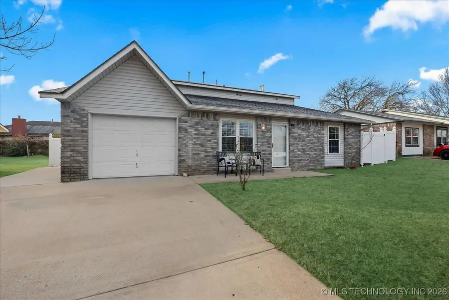 1122 E 144th Place, Glenpool, OK 74033 - Image #2
