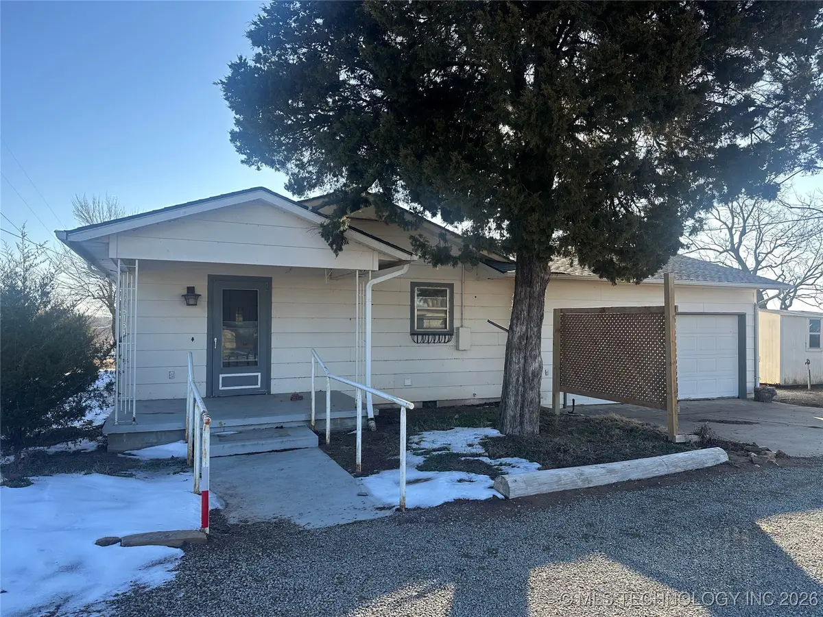 408184 Highway 266, Henryetta, OK 74437 - Image #1