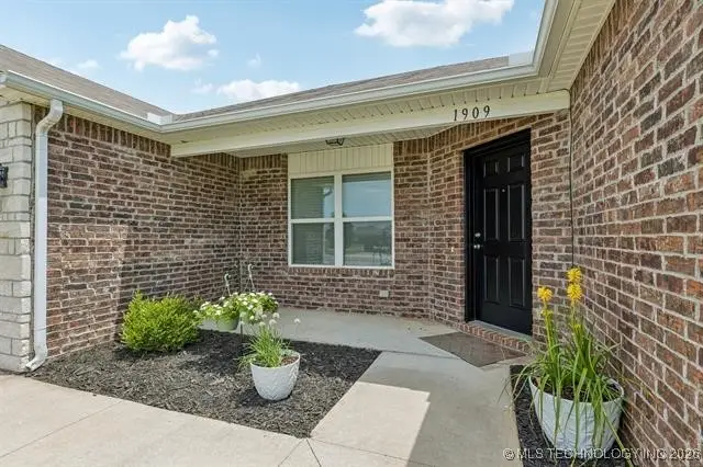 1909 S 12th Street, Broken Arrow, OK 74012 - Image #1