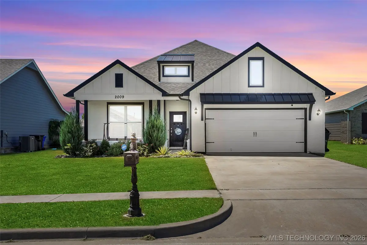 2009 W Huntsville Court, Broken Arrow, OK 74011 - #1