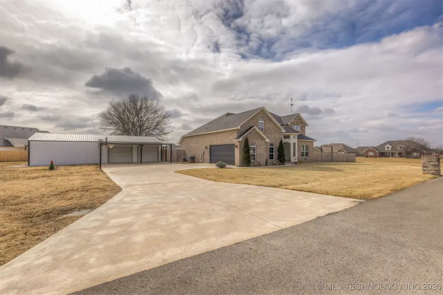 1113 Elizabeth Drive, Checotah, OK 74426 - Image #2