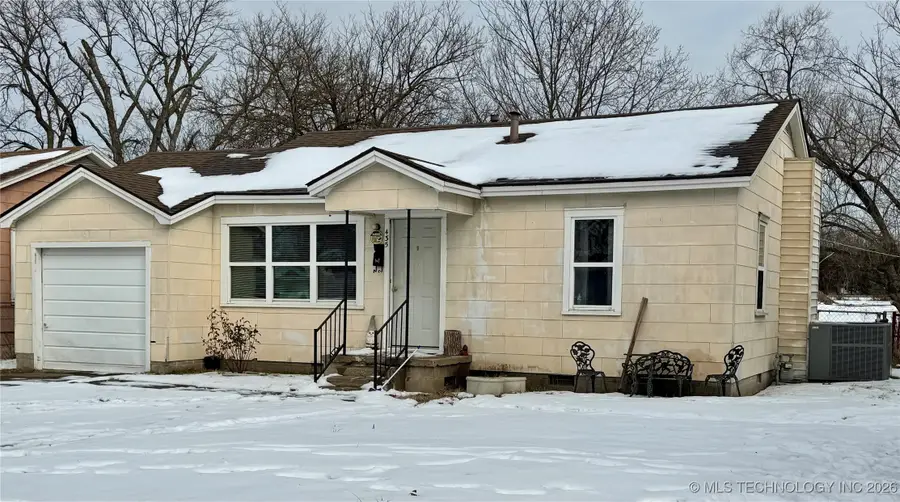 435 S Maple Street, Nowata, OK 74048 - Image #2