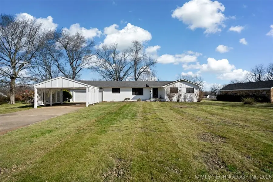 509 NE 10th Street, Wagoner, OK 74467 - #2
