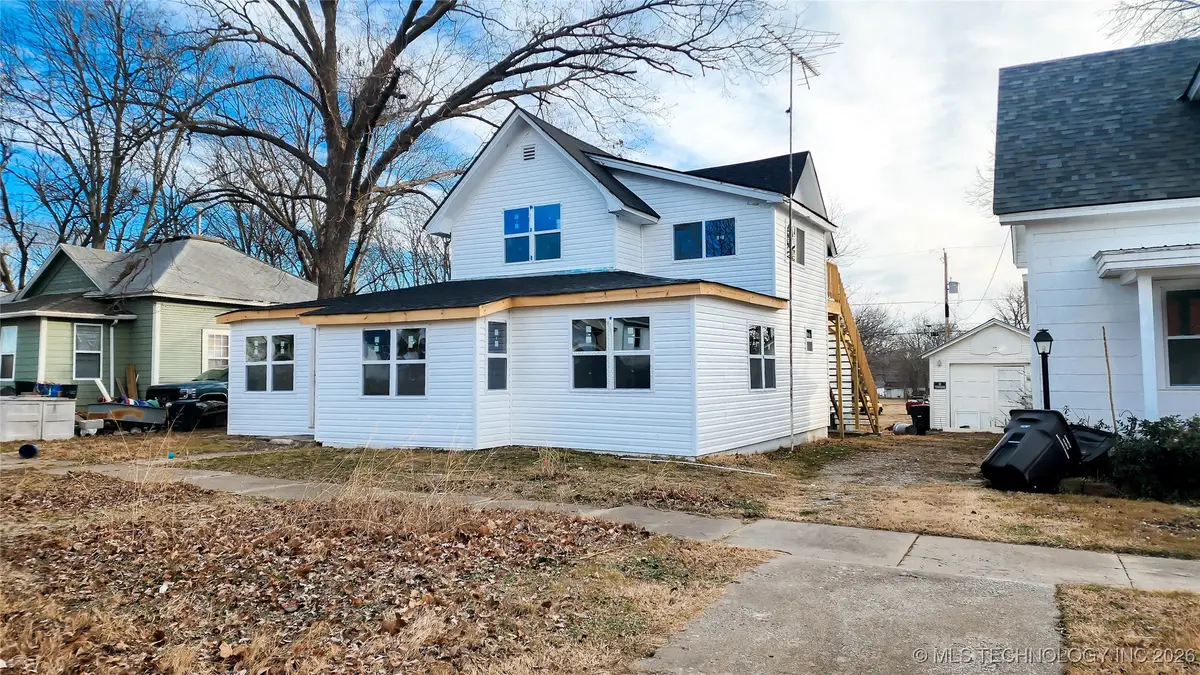 818 S Wyandotte Avenue, Bartlesville, OK 74003 - #1