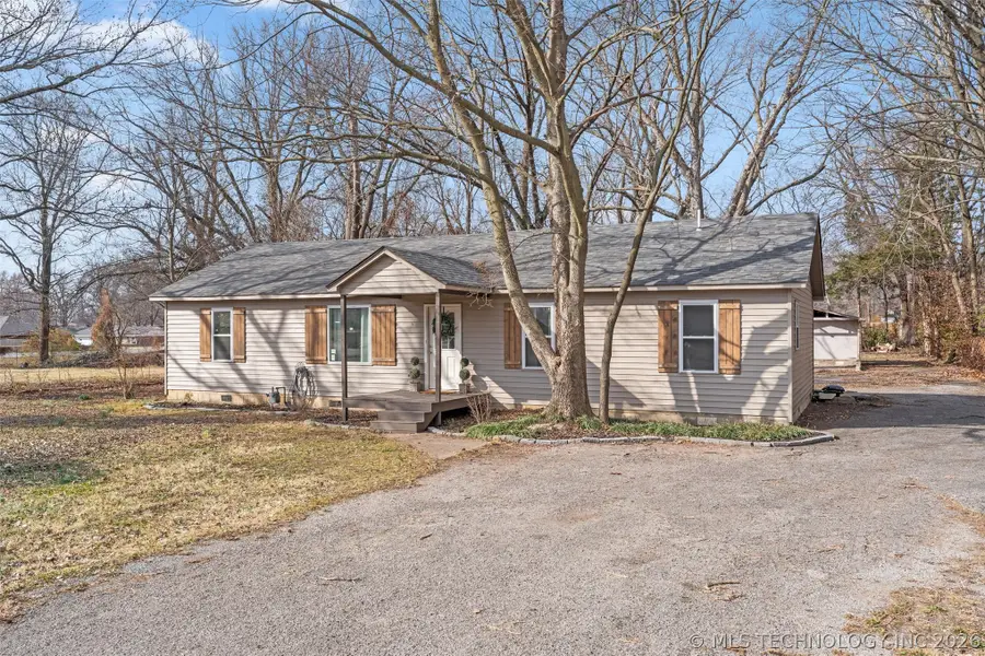 1625 East Drive, Bartlesville, OK 74006 - #2